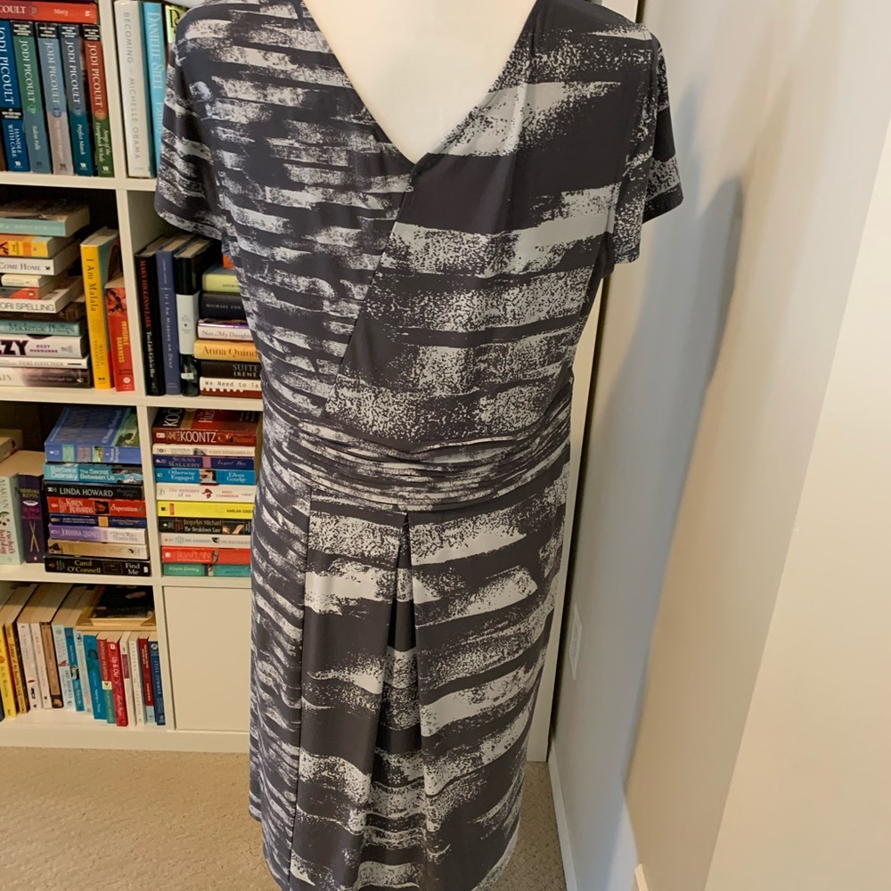 Dress - Picture 2 of 7